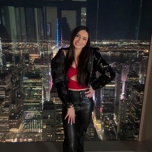 Meet your Posher, Layla